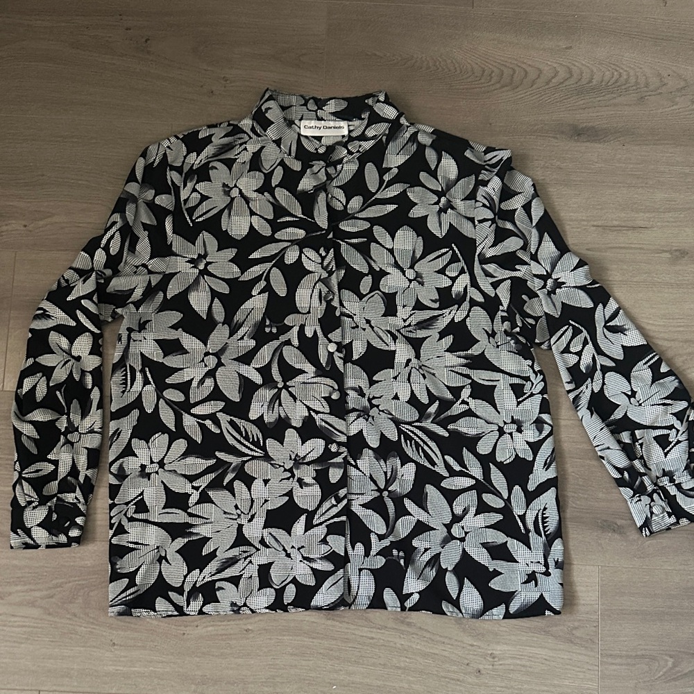 Cathy Daniels Black and Gray Floral Shirt Top